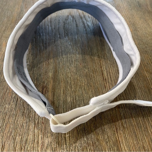 ADIDAS | White Aeroready Visor OS Woman - Picture 3 of 6